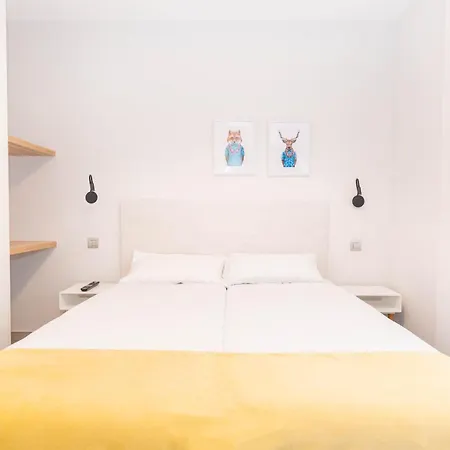 Sholeo Santa Catalina Flats *